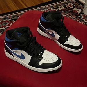 Jordan 1 Mid